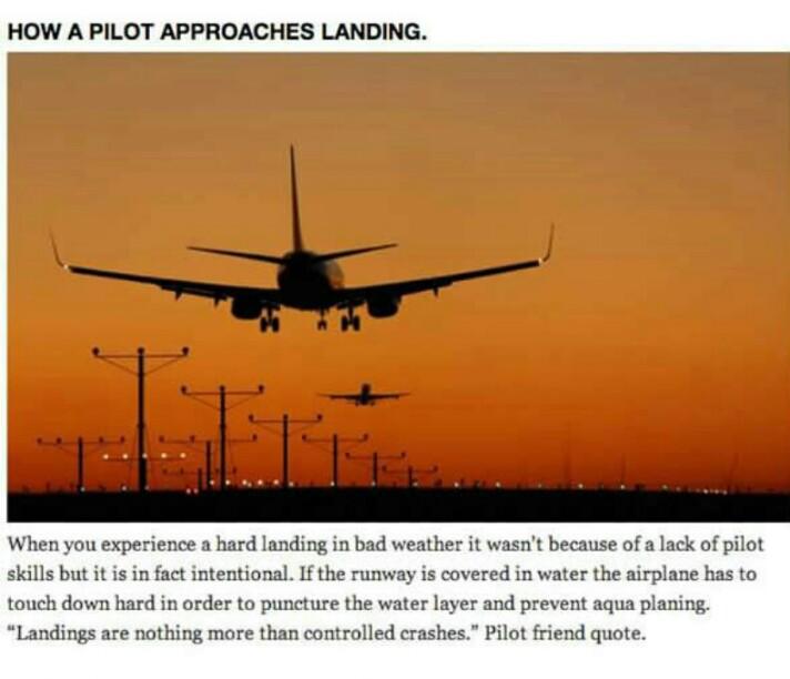 The plane is landing. Самолет на взлетной полосе. Аэропорт оранжевый. Боинг 747 посадка. Самолет на взлетной полосе.