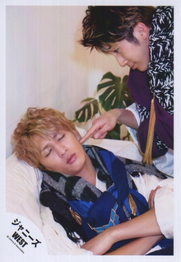 fujiiiiiiiwa's tweet photo. 【1/2 新写真 混合 スキャン】小瀧望 藤井流星 濵田崇裕 ジャニーズWEST http://t.co/ZWeDektZtl