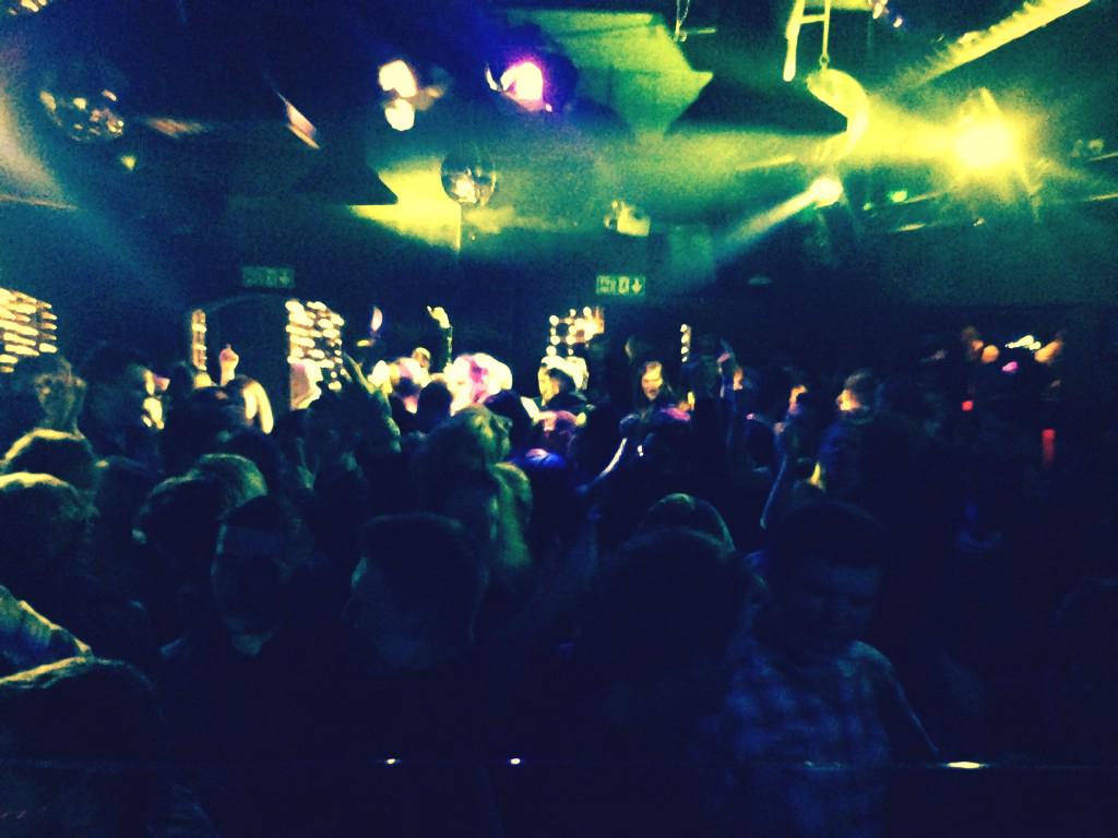 djangellee's tweet photo. I love my job 😁 @TheViperRooms http://t.co/UeRAwyVRWW