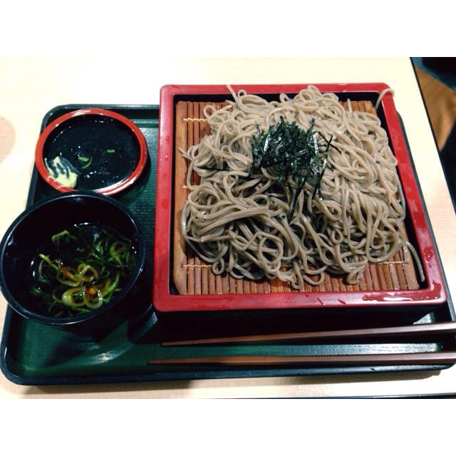 hyon_rm's tweet photo. 1回目のステージ終わりました！
次は15:00からです。
お昼は最近ずーっと食べたかったお蕎麦をやっと食べれる…(๑´ڡ`๑)
15:00からもよかったら見てください！
それではいただきます✩॰* ¨̮ http://t.co/fsyAtc3hiX