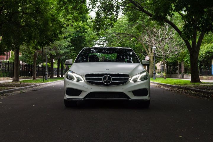 MercedesBenzUSA's tweet photo. With a biturbo V-6 producing 329-hp while delivering up to 29 mpg, meet the 2015 E400: http://t.co/tdzboSA0RZ http://t.co/KeARcKoCjv