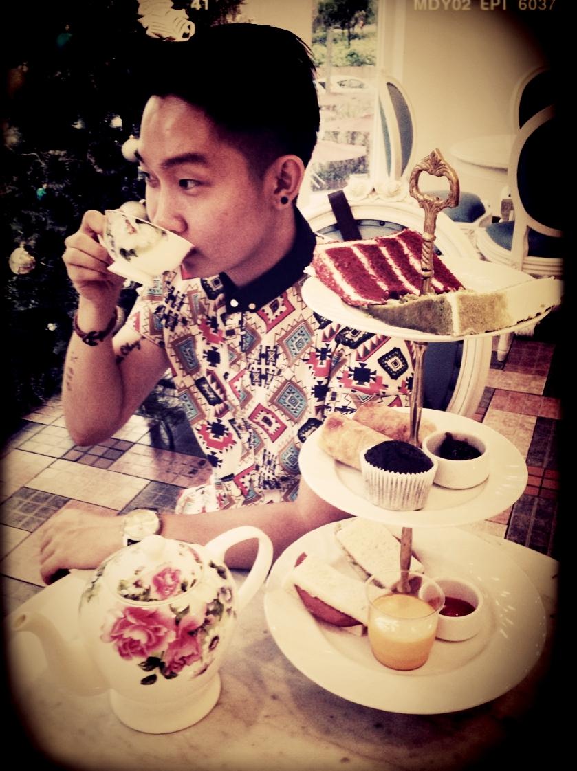 YoelRicoo's tweet photo. This is my habbit #teatime http://t.co/Emw6XG2WYL