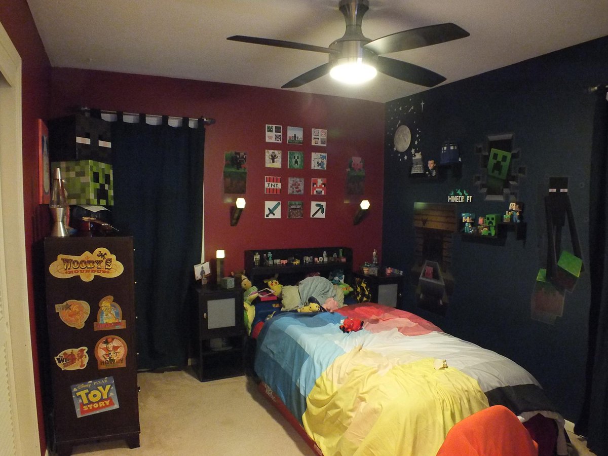 finalxarmanis's tweet image. My cool new #minecraftroom