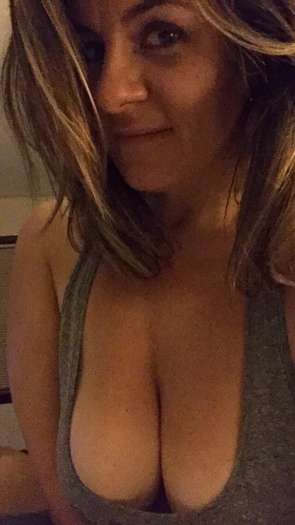 Holy_Elle's tweet photo. Still tame #twitterafterdark 
@ChiveNewJersey @kychivettes @wvchive @TheHotGirlsTwit @American_Chive @theCHIVE http://t.co/vJH1wXZqAE