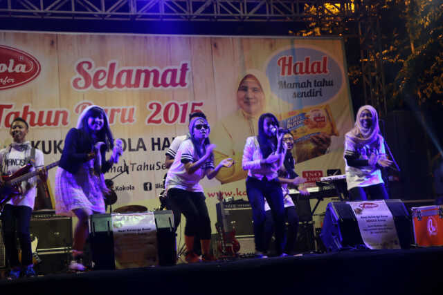EllectraBand's tweet photo. New year eve at darmo, makasih buat para EL♥ yang sudah datang :) http://t.co/hf9rdBchjz