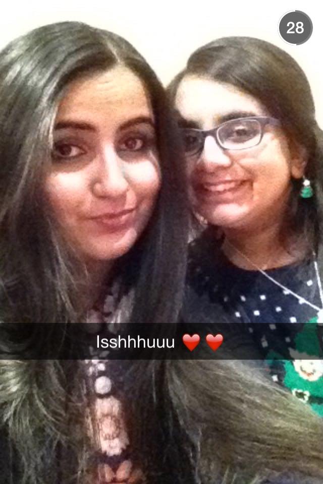 bhumi_duvet's tweet photo. Missing my sisters already @Son_Dave 😘 #love #davecrew http://t.co/9QfPHLq7re