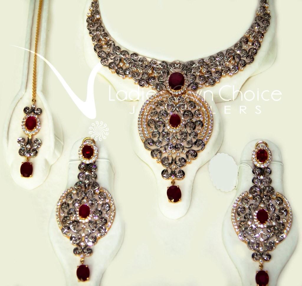 Ladiesownchoice's tweet photo. Nothing beats the good old blood red! #ruby #blood #locj #necklace #earrings #gold #21k #lahore #pakistani #jewellery http://t.co/FcaVkFBQUZ
