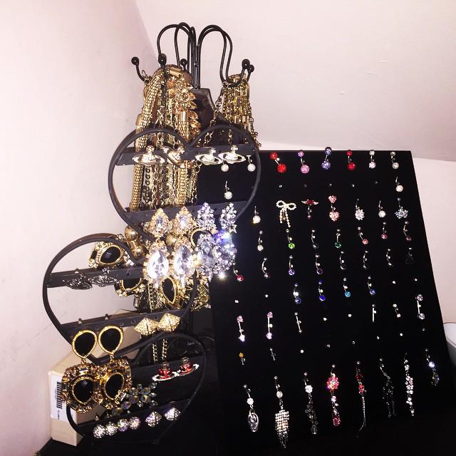 Goddess_Alexia's tweet photo. My stash of precious metal and pretty things. Just another way I look regal and unattainable. #Goddess #Worship http://t.co/VoMyLEjPYR