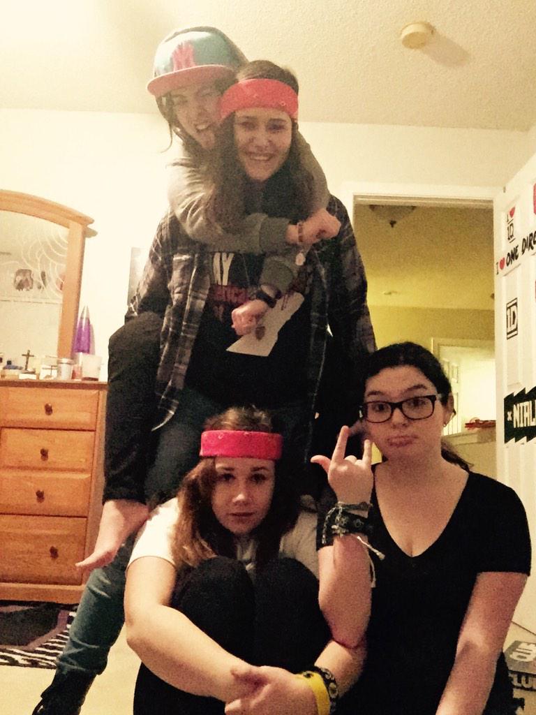 AshyboosBabe's tweet photo. We look nothing like the boys but we had fun! http://t.co/BBLesTpFi8