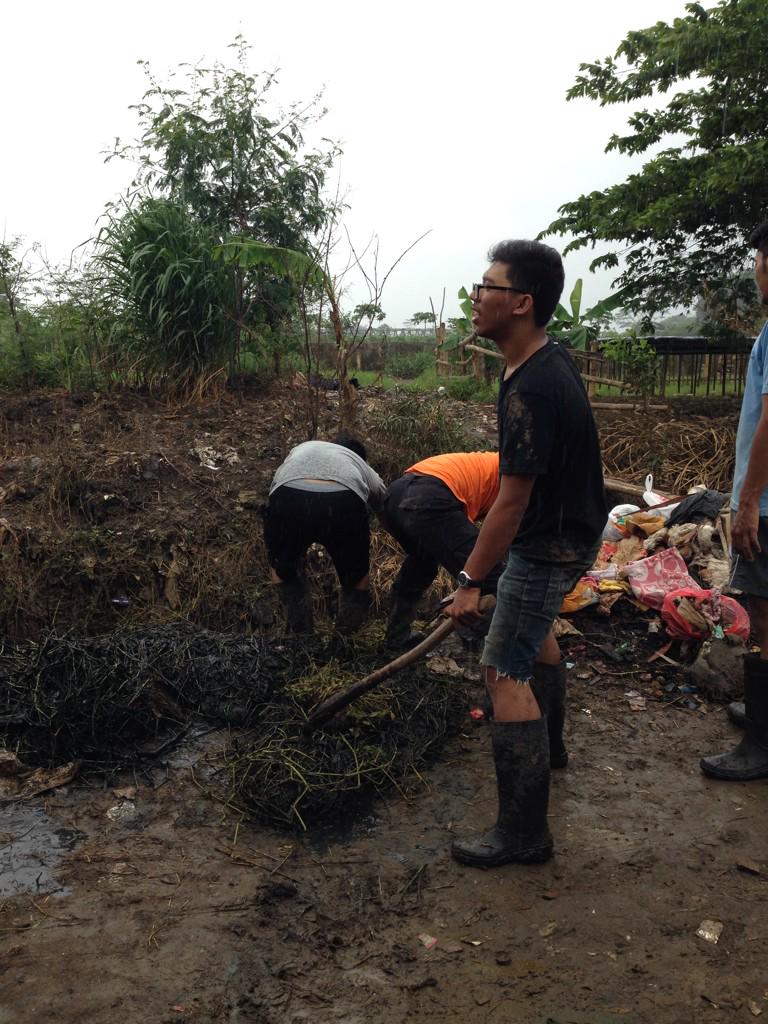 Trabas hujan! <a href="/KM_ITB/">Kabinet KM ITB</a>