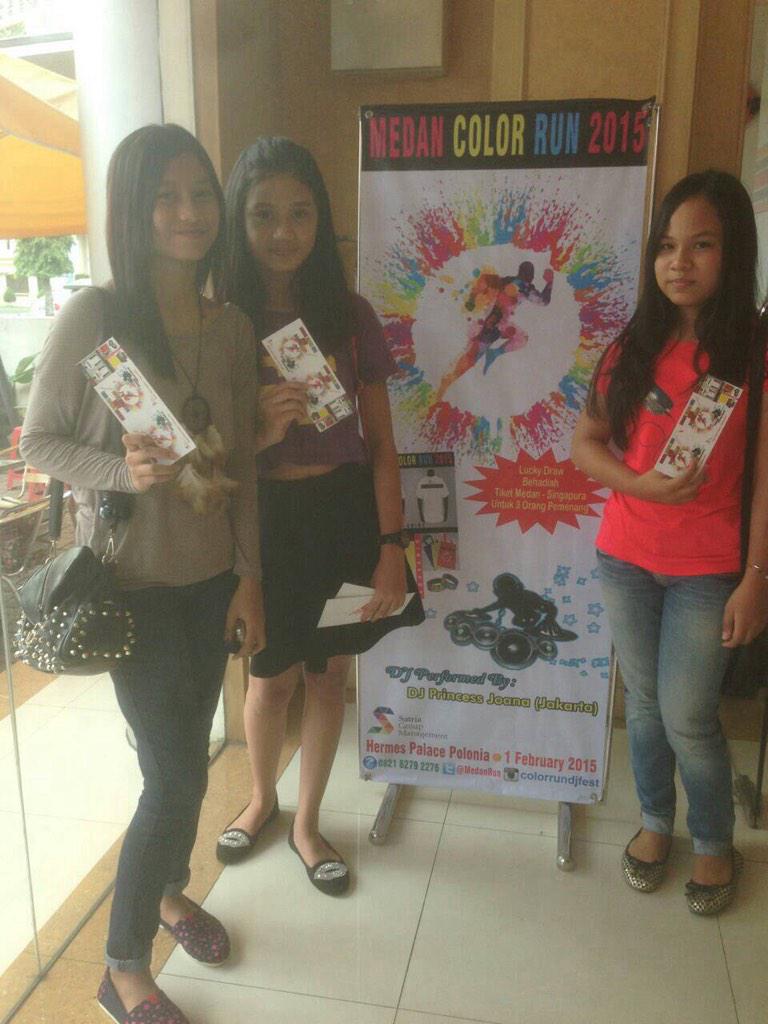 BabangBrewok's tweet photo. Mereka udah beli,masa kamu belum? Tiket 90k. #mdncolorrundjfest #arcanusantara #medancolorrun #gkbakalanzonk http://t.co/3e4WSiSrVh