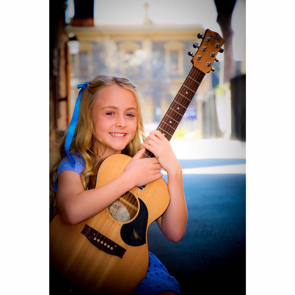 CMAAAcademyCM's tweet photo. Ella Radbone at just 11 yrs old will be joining us from Adelaide. Her dream is to go to Nashville. #AcademyCM2015 http://t.co/LMzEYzkcnv