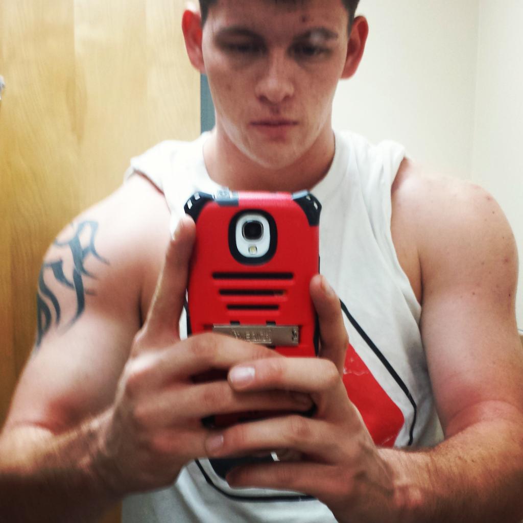 cmccormick6364's tweet photo. Well guys it's definitely a work in progress but getting stronger for sure.  Not gonna stop only way is up http://t.co/nszkQBCCfN