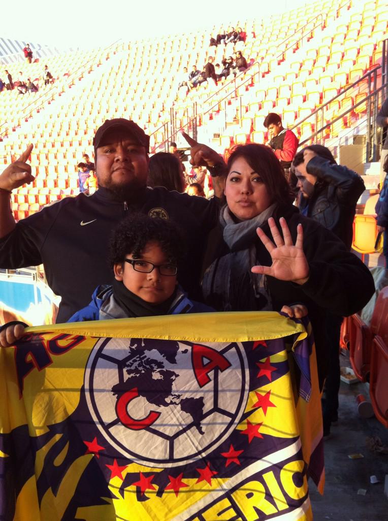 bettyponce05's tweet photo. Hoy disfrute de ver al campeón ganar una vez más #HoustonTexas #VamosAmerica http://t.co/FRGJTXLuKE