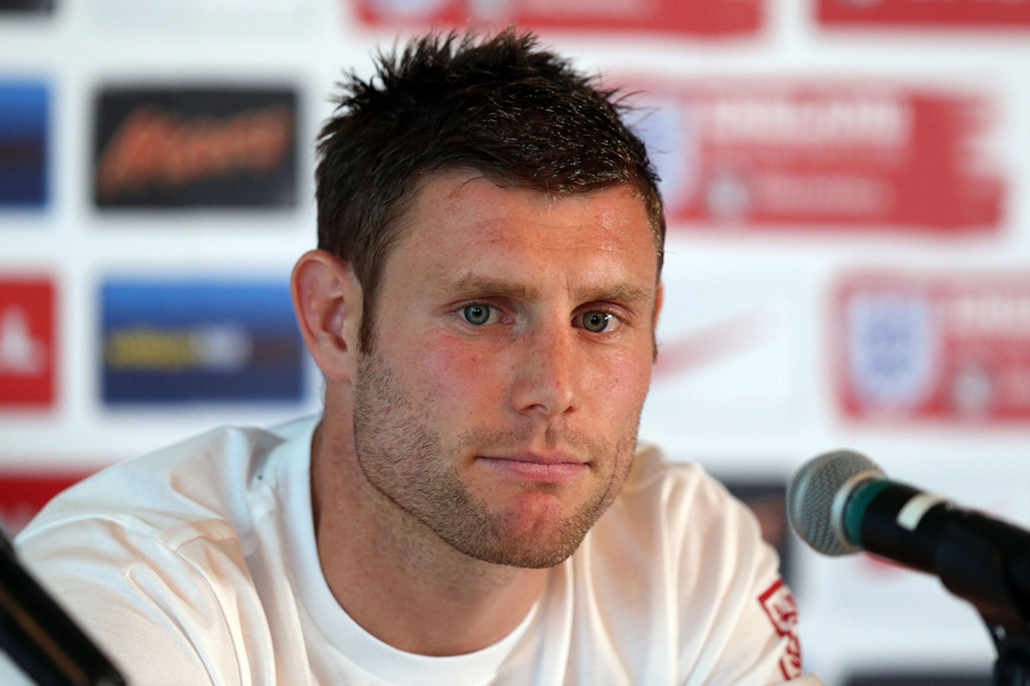 Happy birthday to Manchester City\s James Milner. The most boring footballer in the world turns 29 today. 