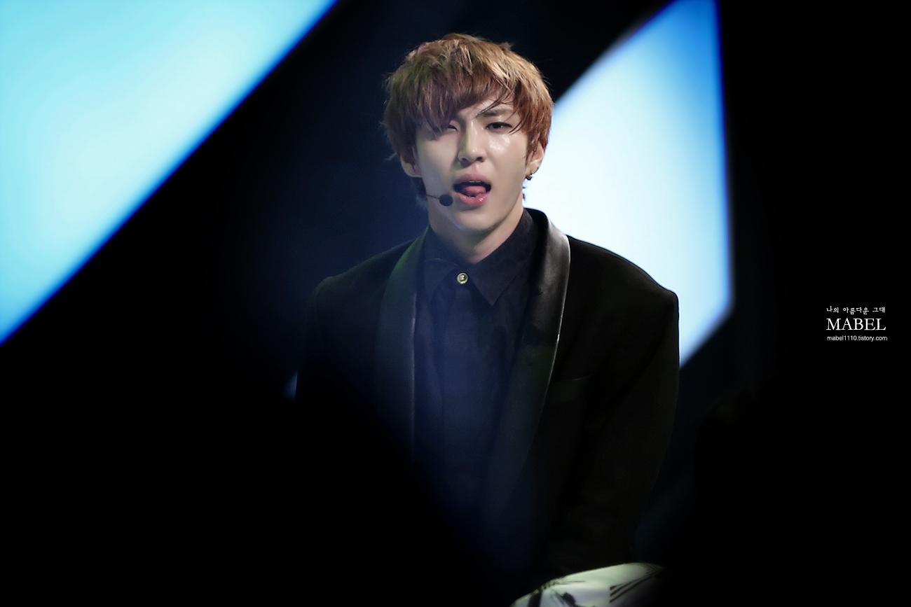 B6fzWXsCIAAyzZM.jpg:large