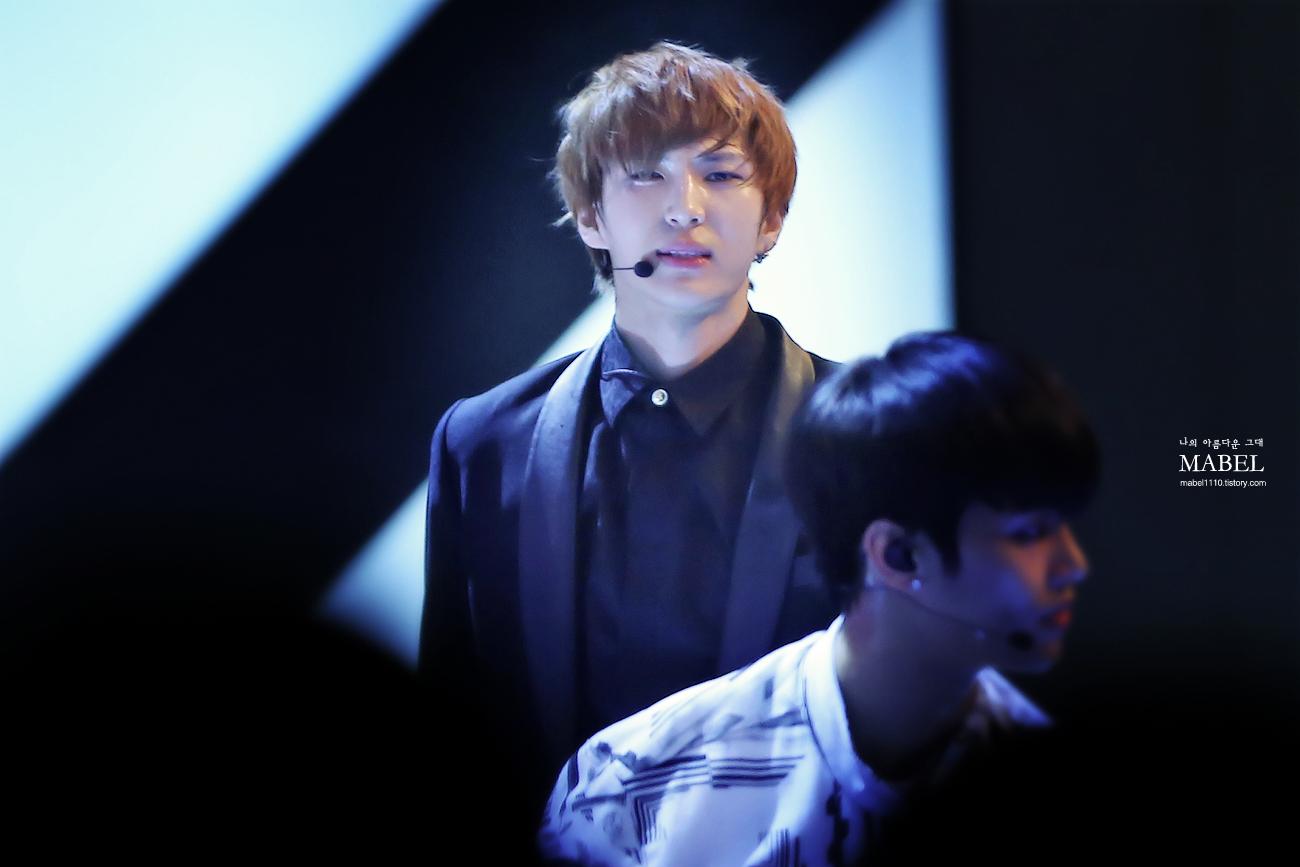 B6fzWnhCYAE_7QE.jpg:large