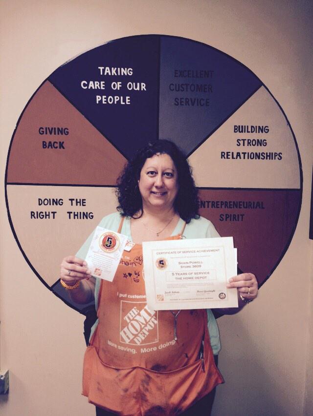 HaleighColeTHD's tweet photo. 5 years!!! Yay, Shain! Happy anniversary! @StacyWaltonTHD @Nichole_Hd @scottburtonthd http://t.co/0apKRuFYXJ