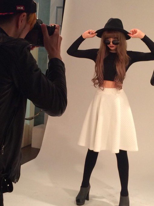 kg成功のヴィエンナ 驚異のくびれ披露で驚きの声 最新ダイエット法を伝授 モデルプレス