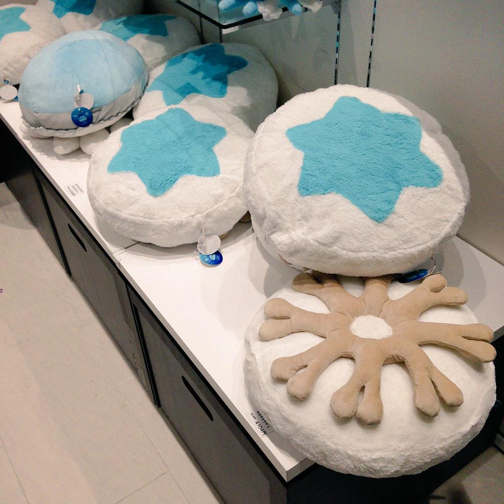 グッズもクラゲ推しだったなぁ。さかさくらげのクッションのクオリティ