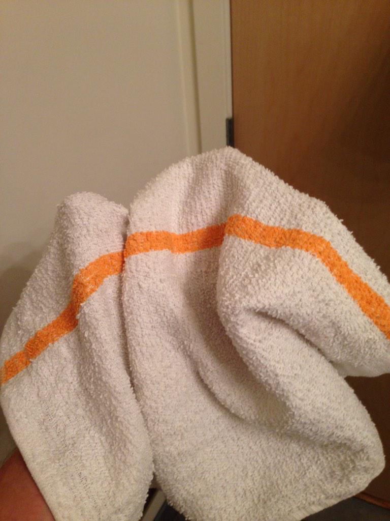 Swiat47's tweet photo. Thanks for the towel @MS54Mx your set was #amazing 😆 danced my ass off!!!! http://t.co/mSo6ic2f2T