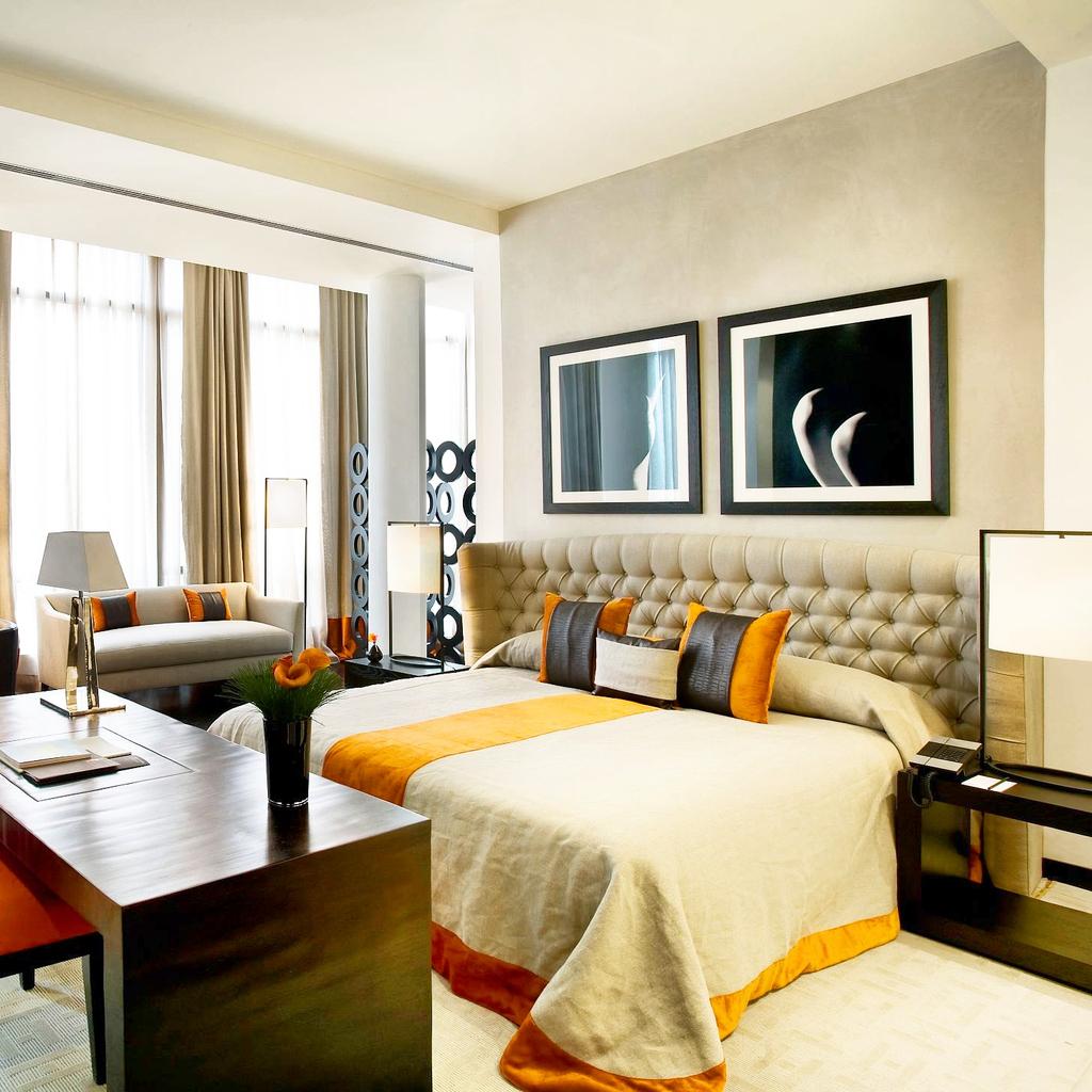 MoieLiving's tweet photo. . @kreillylighting #Steeman with metal base and aquarelle paper shade featured in this hotel suite in Barcelona. http://t.co/0ZfNc4gDGc