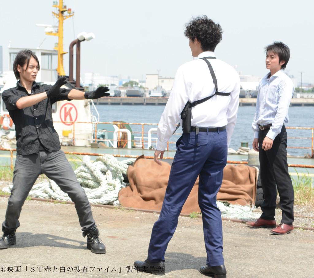 st赤と白の捜査ファイル على تويتر 大阪の皆様 今日は寒い中会いに来てくれてありがとございました さてお年玉第四弾は 赤城さん 百合根 さんの前に立ち塞がる壁 黒崎さんの図 3人のアクションシーンのリハを楽しげにやってるガッキ っ St映画 Http T Co st赤と白の捜査ファイル على تويتر 大阪の皆様 今日は寒い中会いに来てくれてありがとございました さてお年玉第四弾は 赤城さん 百合根 さんの前に立ち塞がる壁 黒崎さんの図 3人のアクションシーンのリハを楽しげにやってるガッキ っ St映画 Http T Co