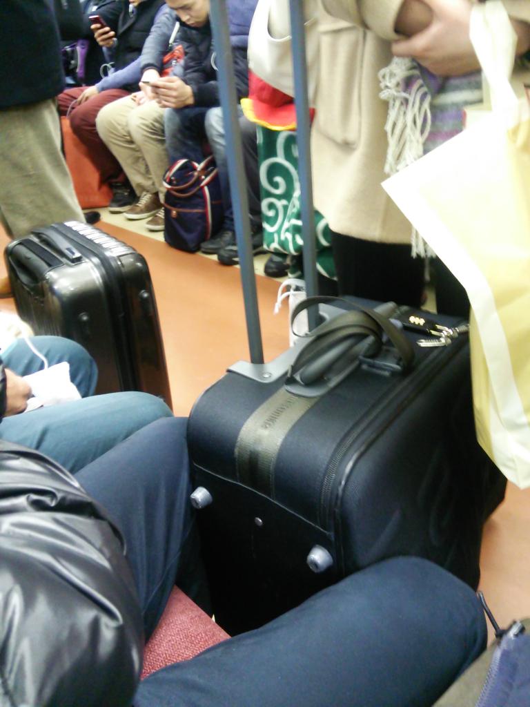 電車内での迷惑行為 電車内での迷惑行為