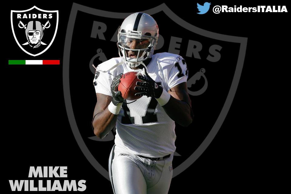 Happy birthday to former WR Mike Williams [2007]... TANTI AUGURI! 