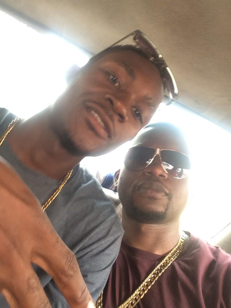 Murielblanche1's tweet photo. "@WaxDey: off to #Jambo on Canal 2 with Lolhiphop's own @Akhim237... Tune in. http://t.co/GrlPWj1gVc" entrain de regarder makossa a jambo