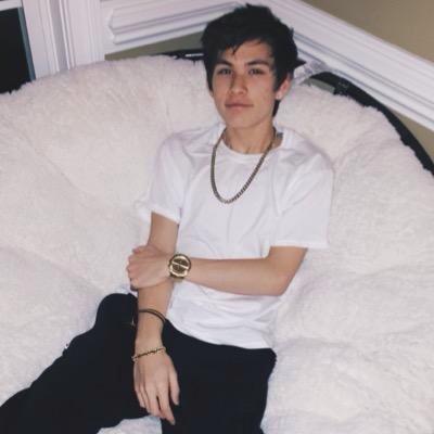 KylaAmorxx's tweet photo. #WeLoveCarterbecause he's freaking hilaaarious ❤️❤️💋
Stop the hate&love Carter
#CarterDeservesRespect #MagconFandom http://t.co/A1pXNAMU5u