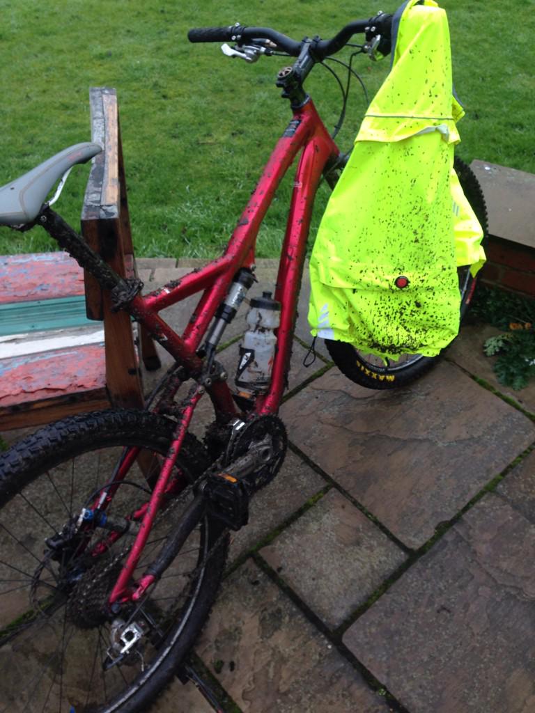 Getting muddy training for the #dubai24h ... <a href="/MaxGirardo/">Max Girardo</a> how's your regime going!?