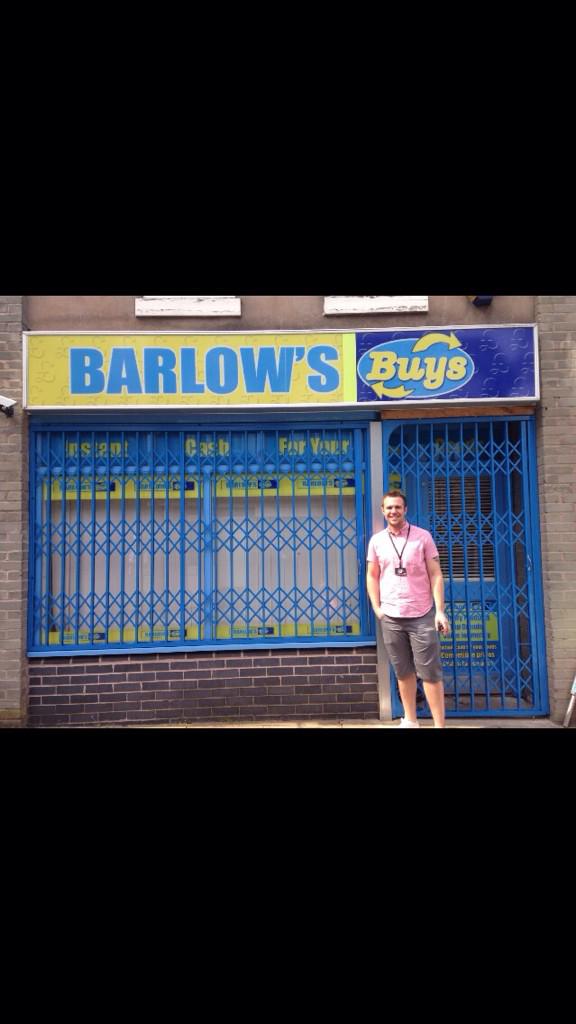 MissTonii's tweet photo. @GaryBarlow @nickywilliams09 takes photos of her fiancé outside shops with you name on #poorgareth  #singforwilli http://t.co/IXGn039edC