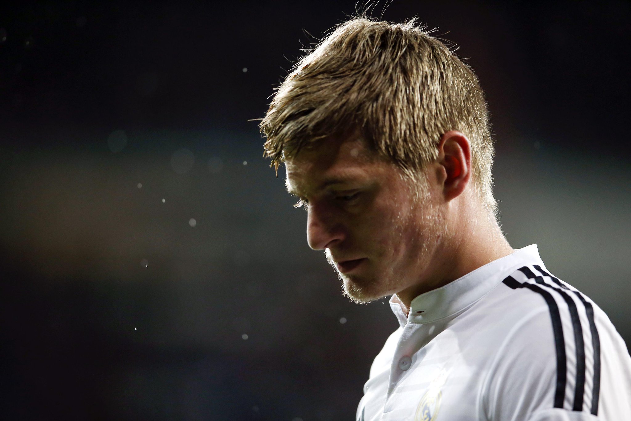 \" Happy 25th birthday to Real Madrid and Germany midfield metronome Toni Kroos today. 