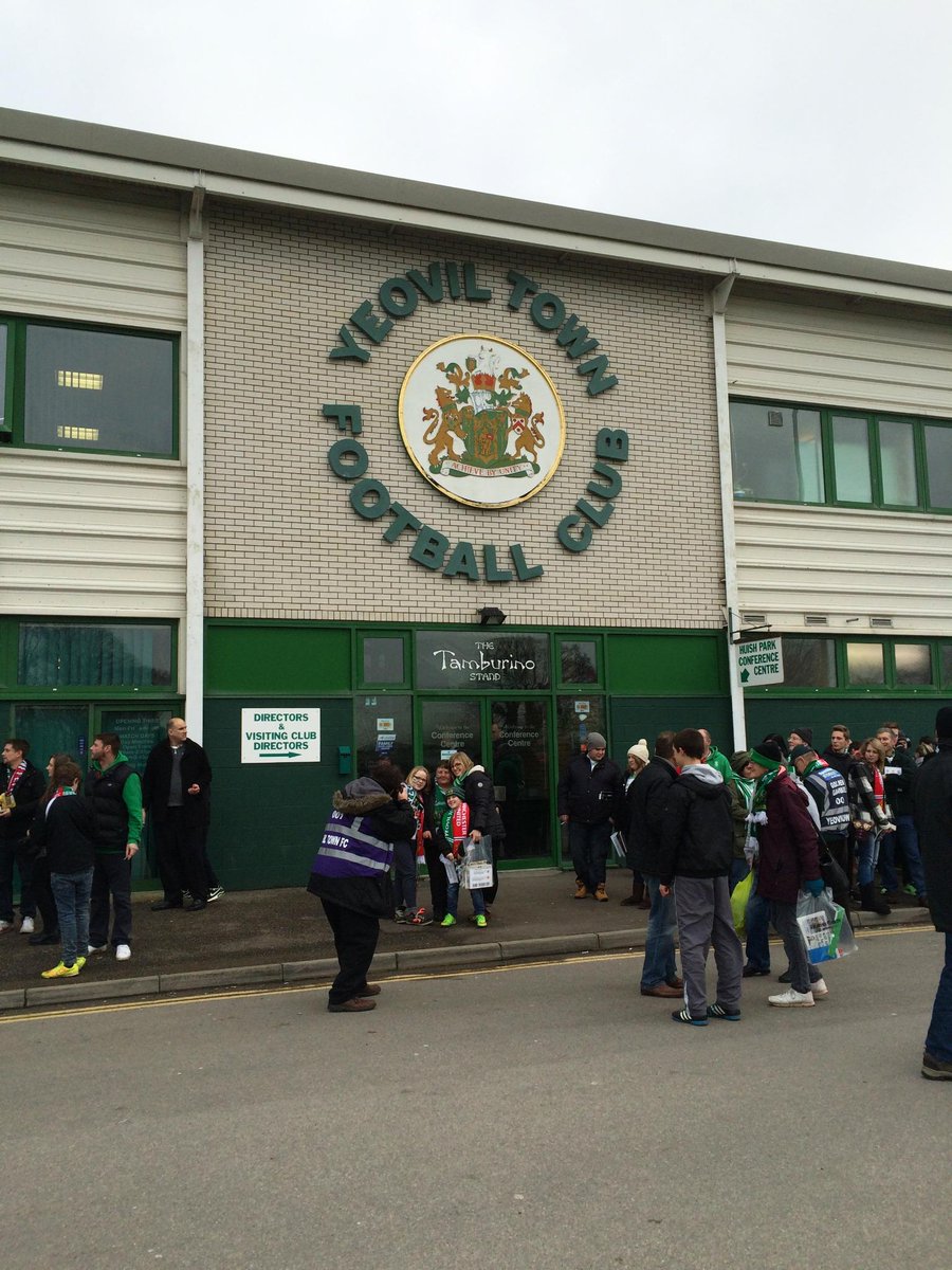 ManUtd_ID's tweet photo. Inilah beberapa gambar yang kami ambil di Huish Park..#mufc http://t.co/mxU0Odq6B3