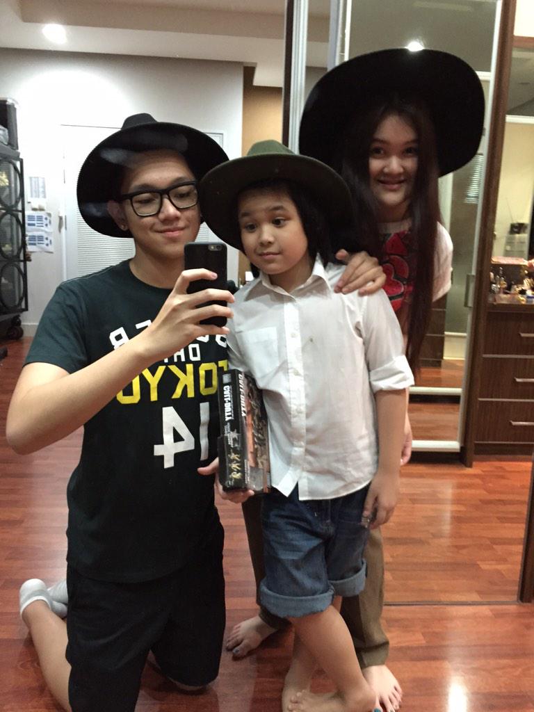 brandonsalim's tweet photo. Fedoras! http://t.co/ksZGMcRPSr