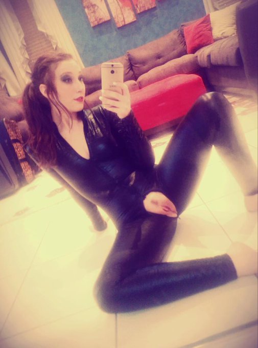 Black Widow Fetish Shoor :) http://t.co/SUlocXPUJK<a href="/tag/tittytuesday"class="tags"><span>#tittytuesday</span></a>