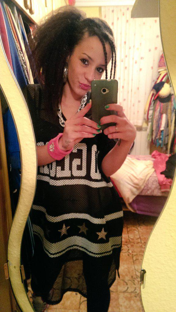 NegRitaDReamLA's tweet photo. #tonightocaa...🌉🌃🌌#Fiestotee🎉✨#Blaaaack♣ #niggascometome☝☝😃 #don'tSLeep😴⛔🚫 #encimaconLunaLLena🌚🌑👌 #NegRiidancin'🃏♠🚺🎶 http://t.co/czZOYuBZy7