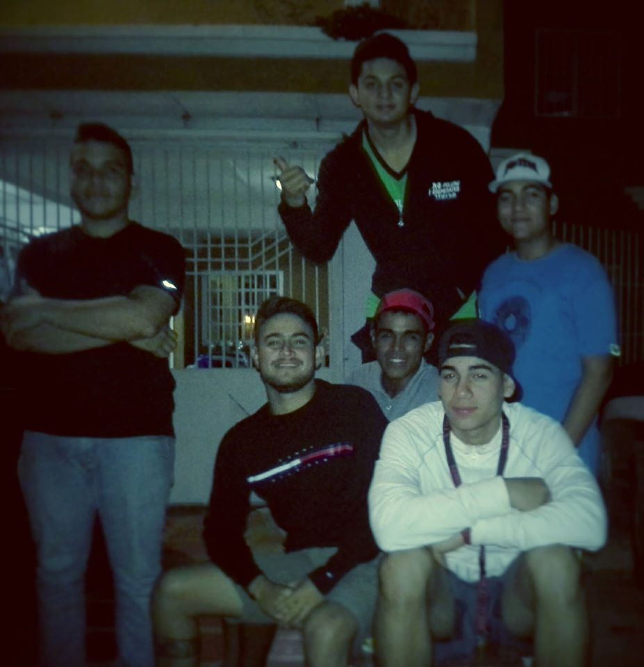 PireleDicen's tweet photo. Cállese y límpiese las lagañas. http://t.co/AYgKyZH46l