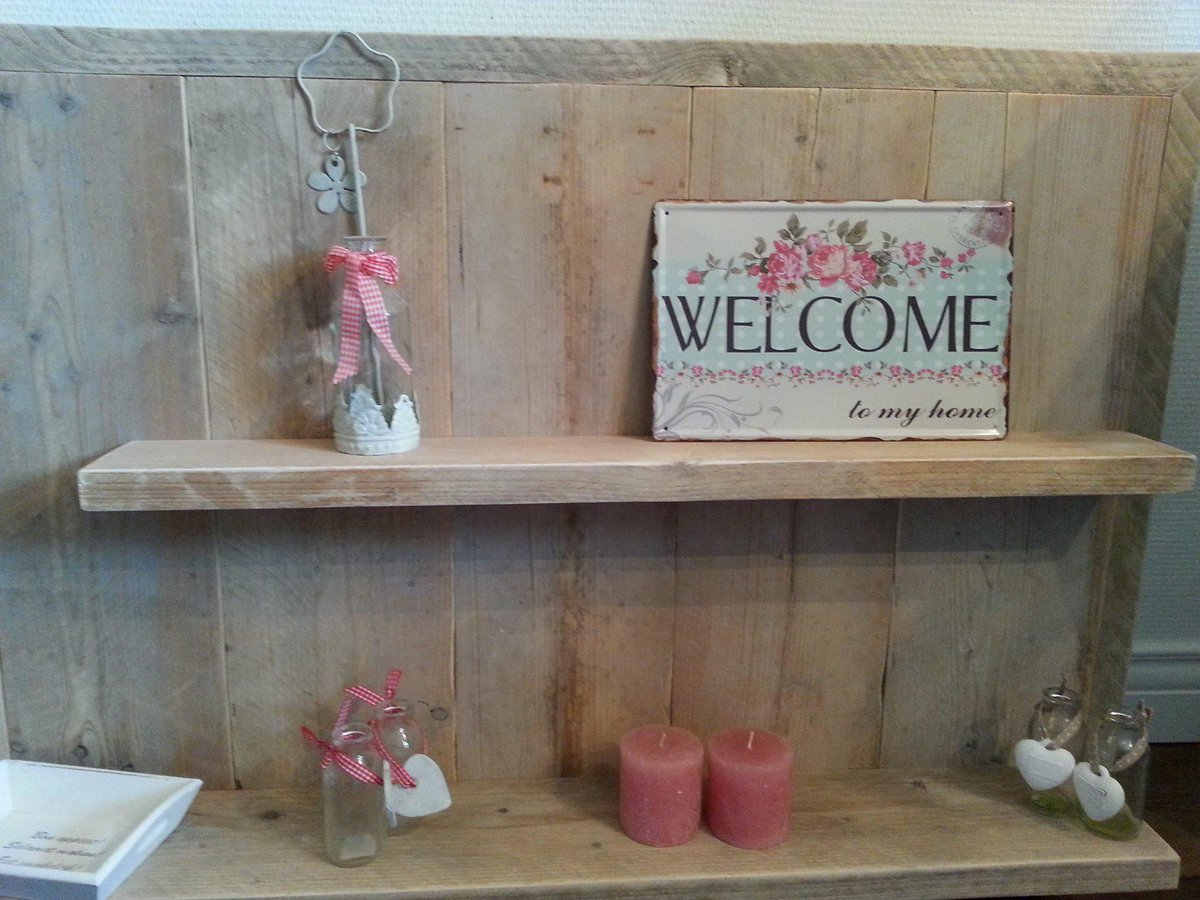 SteigerFactory's tweet image. Kerstboom eruit...Mooi wandbord erin. Verkrijgbaar in elke maat/uitvoering. Kan ook met tekst. steigerhout-factory.nl