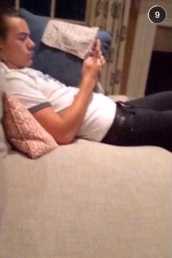 “<a href="/harryphotoss/">best harry pics</a>: ” baby :-(