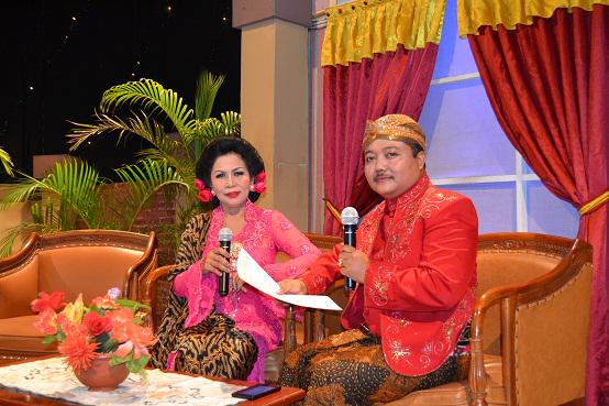 Glowfis's tweet photo. GLOWFIS peduli budaya negeri di acara Keroncong Romantis TVRI Semarang 29-12-2014 http://t.co/yWHRieGXPb