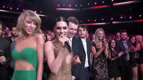 mdtvindonesia's tweet photo. NOW - Jessie J, Ariana Grande, Nicki Minaj - Bang Bang #AMAs2014OnNETtv http://t.co/uScw9AElxW