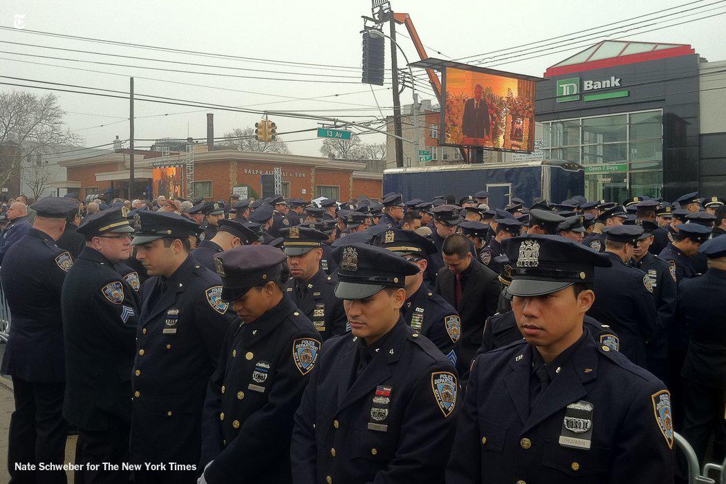 NYPD turn backs on de Blasio at Wenjian Liu funeral