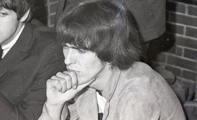 BeatlesReacts's tweet photo. When you realize your teacher is looking at you during lesson http://t.co/dIOy1Ryq1b