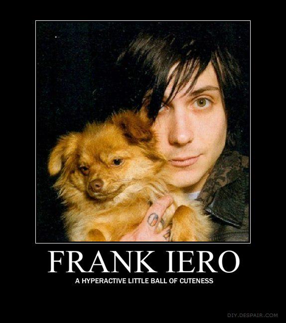 floralkilljoy's tweet image. Фрэнк Айеро - гиперактивный маленький комочек милости