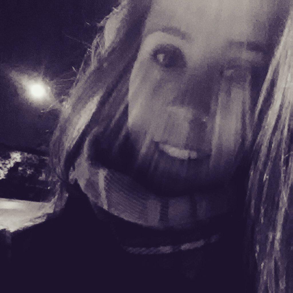 rociomerida's tweet photo. 🌚❤ http://t.co/77KxPN7dG7