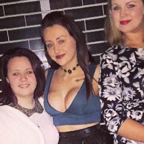 taralf_x's tweet photo. Would never of wore a top so low before.. All thanks to @MYA_Tweet ! 💕 http://t.co/vcE2427WqG