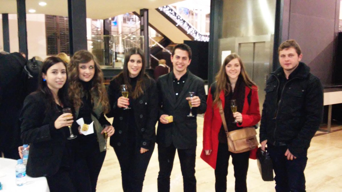 Desi_Bq's tweet photo. Buen concierto y buena compañía. @Marinamr_93 @AnabelPerez17 @manunoguera7  #Sergio #Andrea #ConciertoULO http://t.co/QX5eM5QTdy