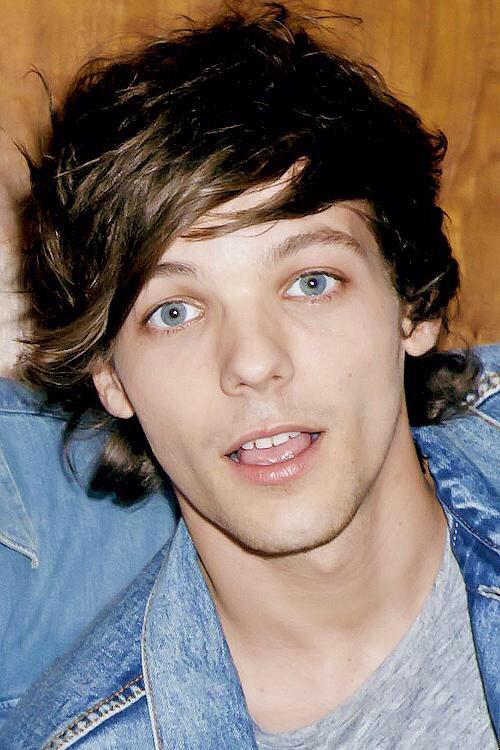 ohssarcasm's tweet photo. cuando te hacen con amor vs cuando el condón se rompió

#stopyouarenot1d http://t.co/8EvCORXnnK